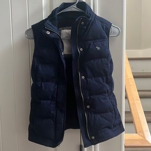 Abercrombie & Fitch puffer vest navy blue size small